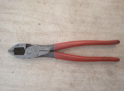 Snap On 9" linesman pliers