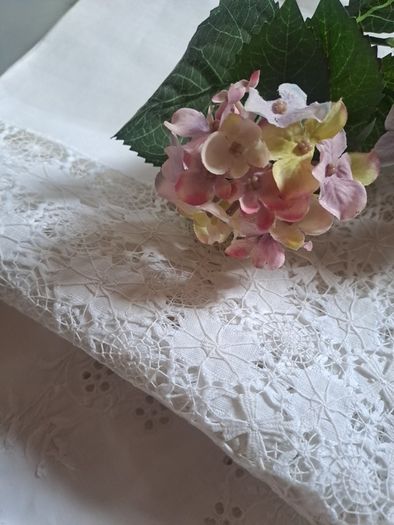 Antique Linen Tablecloths Etc