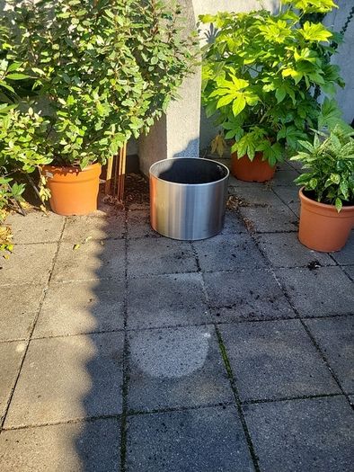 Stainless steel planter