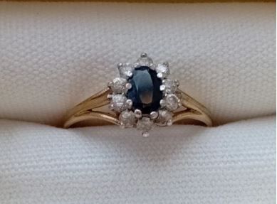 Vintage 9 ct Gold Sapphire and Cubic Zirconia ring