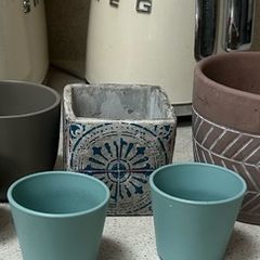 Small/medium plant pots
