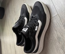 Vans UltraRange Black - UK 8