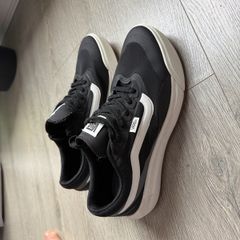 Vans UltraRange Black - UK 8