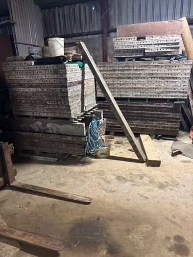 Shuttering pans