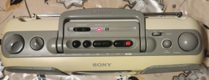 From 1993 Sony CFS-E10L, Works perfect.