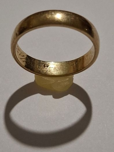 gold ring