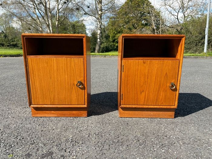 Retro Vintage mid -century Meredew oak bedside cabinets c1960s