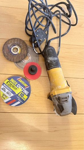 Dewalt Dwe4156-qs - Angle Grinder 900w 115mm