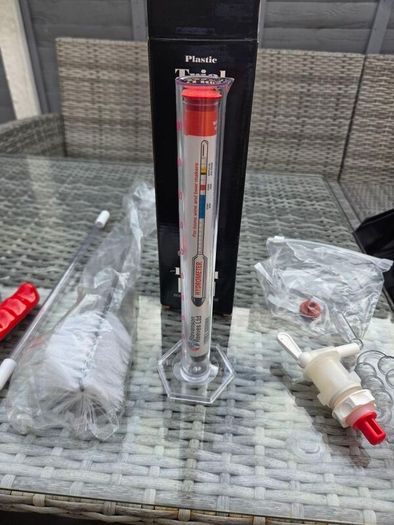 Complete Home Brewing Starter Kit + Bottles (Glass & Plastic)