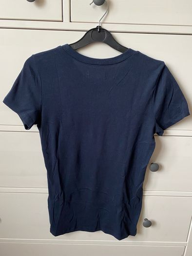 Hollister t-shirt for women / ladies in very good condition, barely used, size S