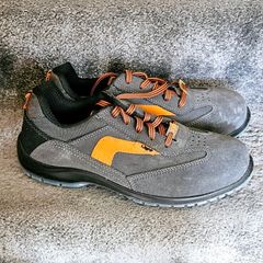 Safety shoes size 43 European