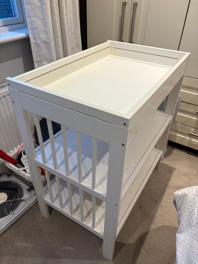 White Ikea Gulliver Changing Table