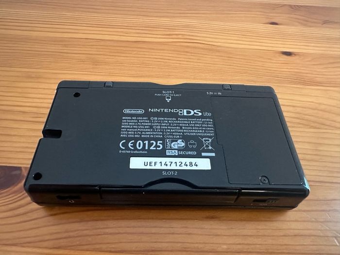 Nintendo DS Lite (Needs repair)