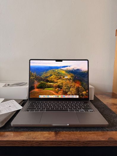 MacBook Pro 14 M2 2023 Mint Condition Model A2779