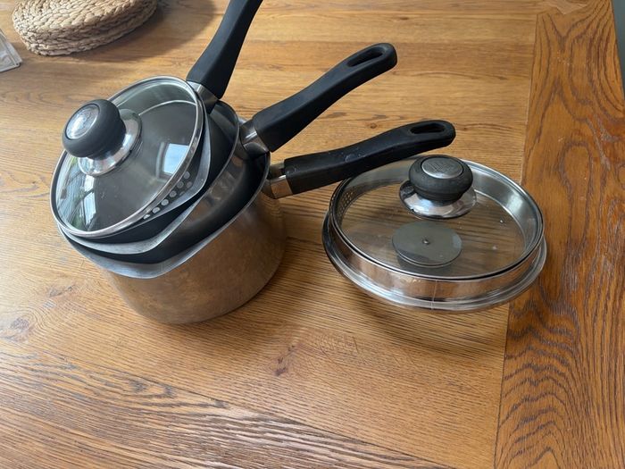saucepans