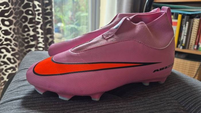 Nike Football Boots UK4
