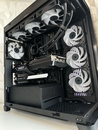 Top Spec Gaming PC | RTX 5080 / Ryzen 9800X3D / DDR5 (Corsair Style)