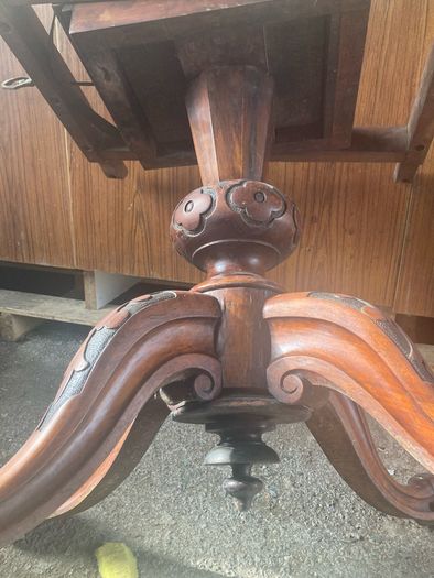 Victorian table base / legs