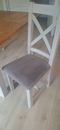 table and 6 chairs
