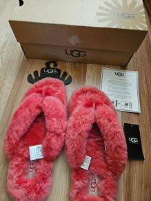 Uggs Fluff flip flop style slippers
