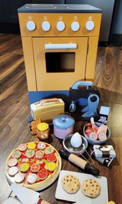 Play oven & kitchen accessories