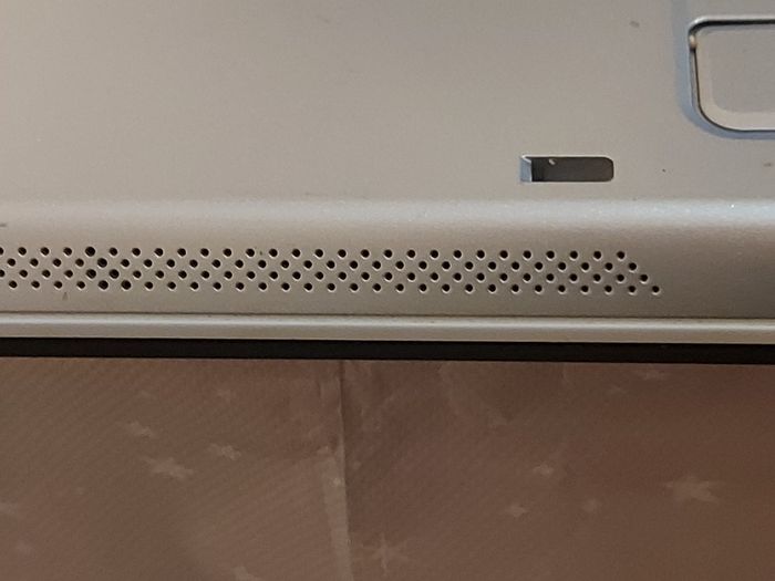 Vintage Dell Inspiron 1501, Mobile AMD Sempron Processor 3500 +, 1.8GHz, 1GB Ram, 120GB HDD, Windows 7, Chrome, Opera, Firefox and VLC