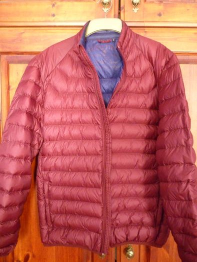 Spital Fields Gents Quilted Puffer Bomber  90% Down Puffer & 10% Feather Zipped Jacket coat. Medium. Colour Wine/burgundy/oxblood. Immaculate. Spitalfields