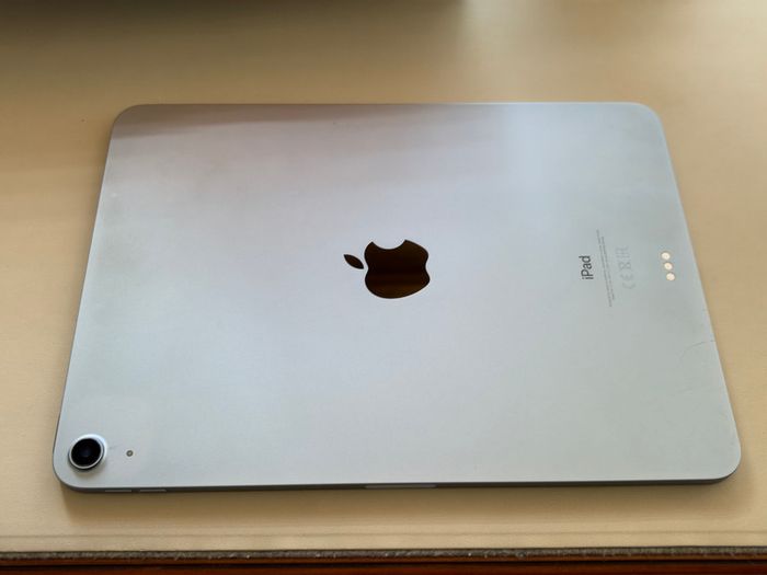 Apple iPad Air Blue 4th Generation (includes Smart Keyboard)