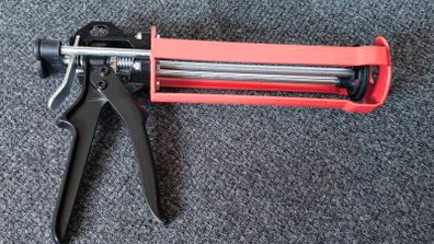 Heavy-Duty Caulking Gun JTOOL380 (Wide Frame)