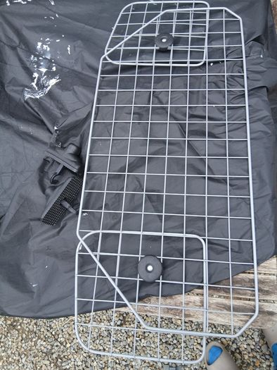 Dog car barrier