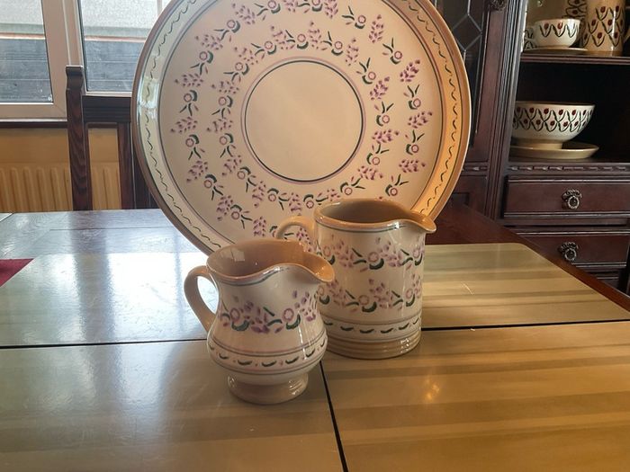 Nicholas Mosse Lavender  FURTHER REDUCED.  Washington Creek USA , a set if two jugs , a 4 inch creamer and a four and a  half inch cylinder jug