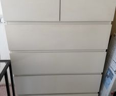 chest of drawers