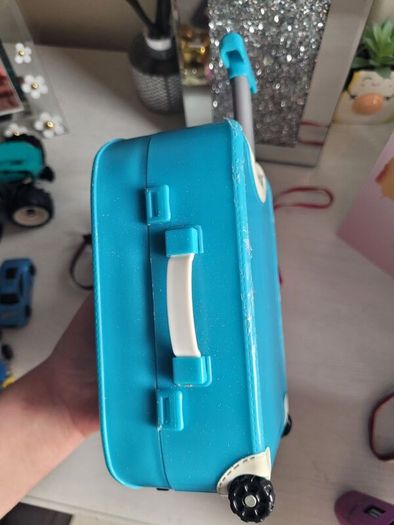 our generation suitcase with accessories