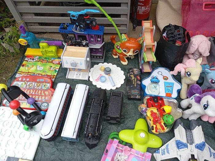 toys