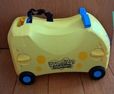 Ride on kids suitcase spongebob
