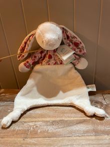 Jellycat Blossom Cream Bunny 'Berry' Comforter new