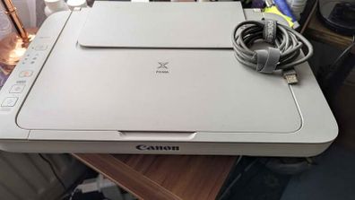 Canon PIXMA Printer MG2450 - Working (Needs Ink)