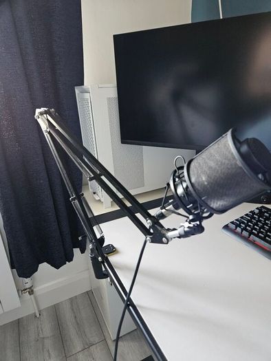 Audio-Technica AT2020 XLR Condenser Microphone + Streaming Setup