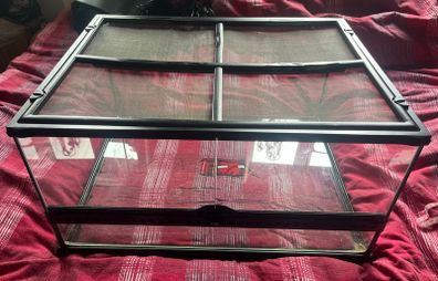 Reptile tank/vivarium
