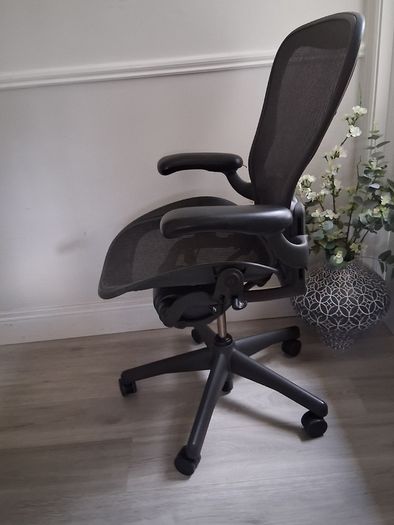 Herman Miller Classic Aeron Size C Ergonomic Chair