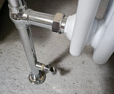 Traditional Towel Rail 952mm High - Steel