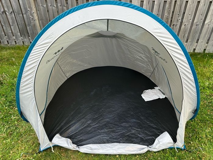 Quechua pop up beach tent
