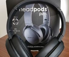 Headphones and earphones
