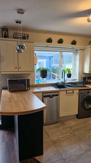 Kitchen and appliances