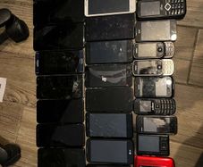 Lot of assorted mobile phones