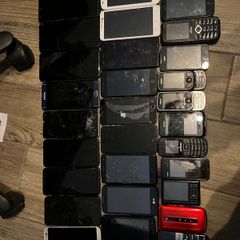 Lot of assorted mobile phones