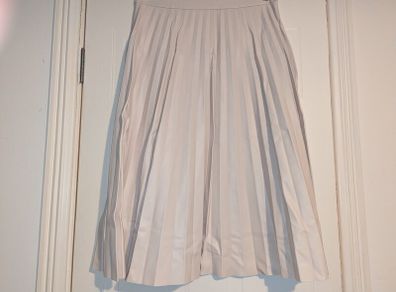 Gorgeous pleated leather midi skirt