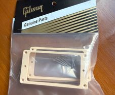Gibson "Historic" Pickup Mount Rings-Creme