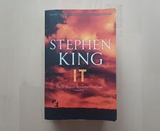 IT by Stephen King (Horror Paperback 2017)