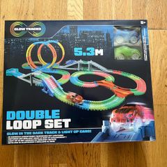 Double Loop Set - Glow in the dark track an light up car